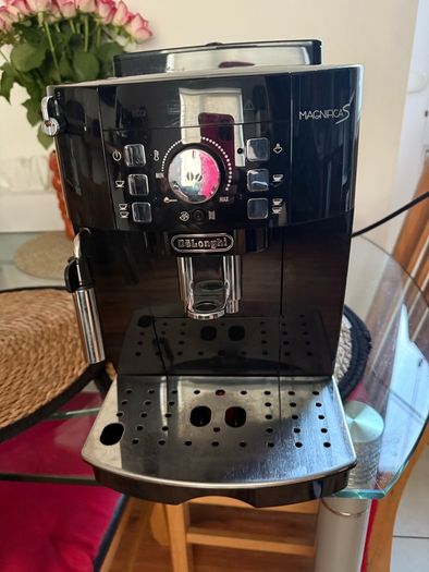 DeLonghi Magnifica S coffe machine