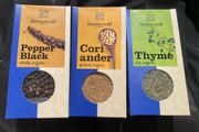 Organic black pepper thyme coriander spices superfood