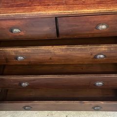 Chest of drawers