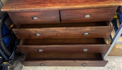 Chest of drawers
