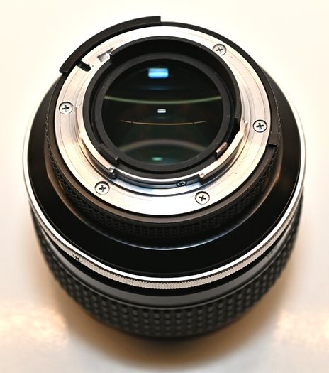 Nikon 85mm f1.4 AIS