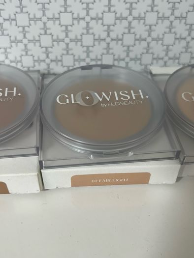 Huda beauty GloWish luminous pressed powders brand new