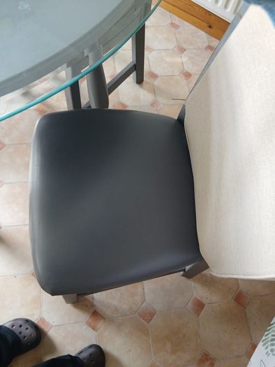 Beautiful wooden table and  4 chairs