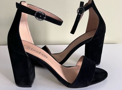 Size 7 Ladies Black Suede Heels by Boohoo