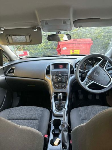Open Astra 2013 1.7d Test & Taxed