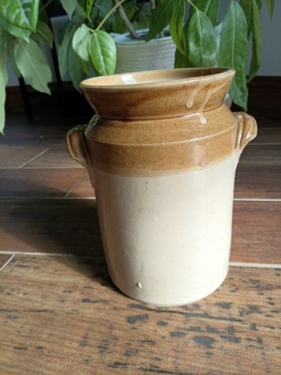 Stoneware storage jar
