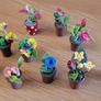 Tiny plants, flowerpots, vases for dolls house Image 6