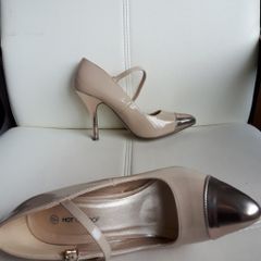 Beige Shoes. Size 5