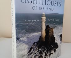 The Great Lighthouses of Ireland by David Hare (PT188)