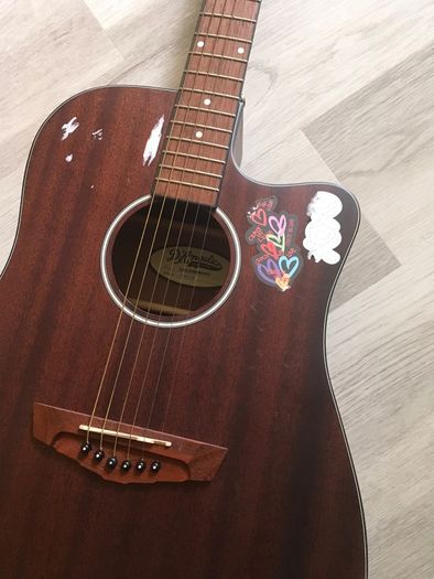 Electro Acoustic Guitar