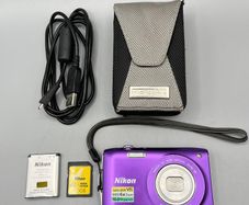 Nikon Coolpix S3300 16.0MP Compact Digital Camera Purple Tested Full Kit