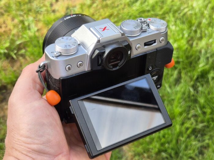 Fujifilm X-T10 Silver + 7Artisans AF 25mm F1.8 + Full Charging Kit
