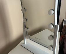 LED mirror with 3 light settings