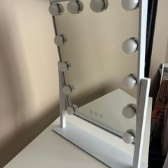 LED mirror with 3 light settings