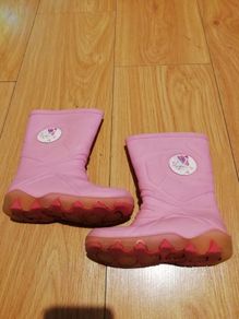 Girls wellies