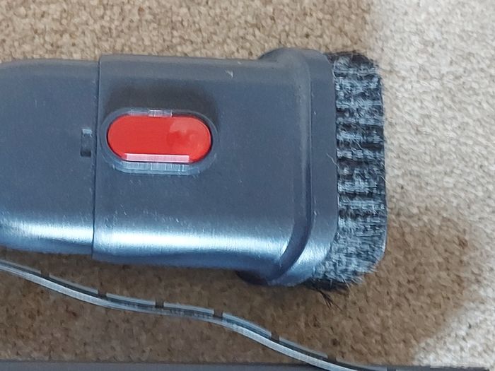 Smoture Cordless Vacuum Cleaner, model VAC02, in excellent condition, great suction, plus charger and accessories