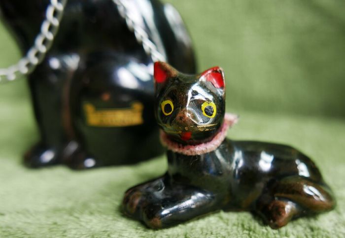 Vintage 1960s Irish Kilkenny Black Mother and Kittens made in Japan