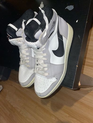 jordan 1s gray and white