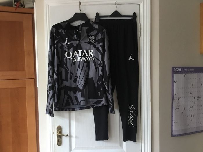 PSG Jordan Mens Tracksuit Black/Grey Size S