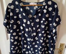 New Julipa ladies blouse. Size 18