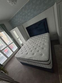 queen beds