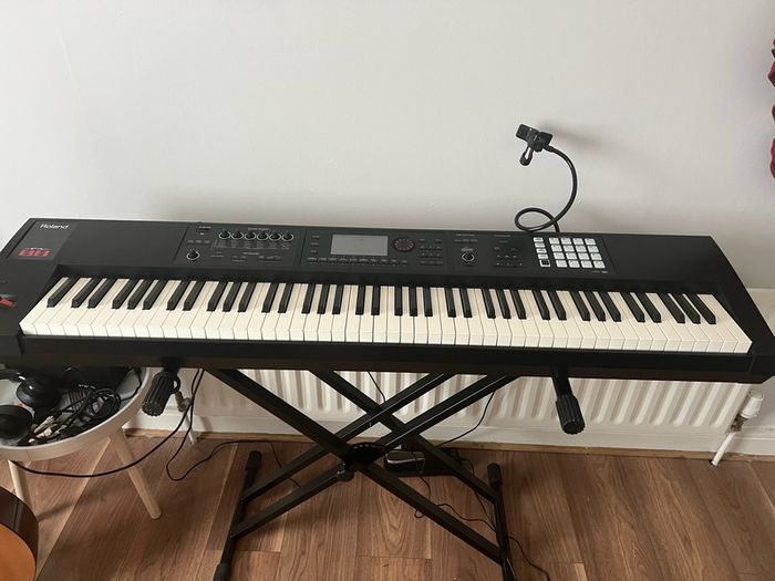Roland FA 08