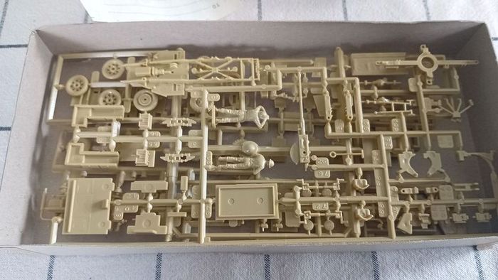 Airfix Bofors Gun & Tractor, 1976