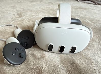 Meta Quest 3 128GB VR Headset + 2 Controllers (No trades)