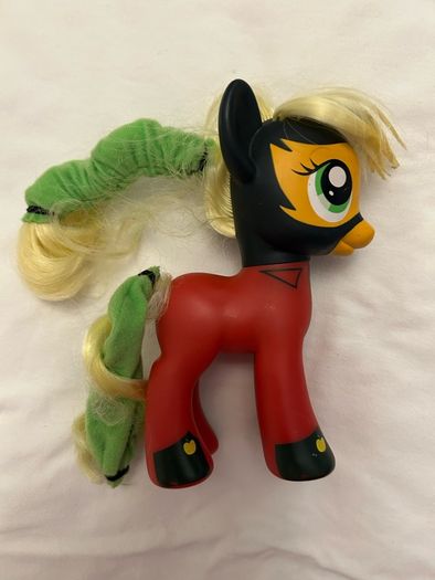 My Little Pony Mistress Mare Velous Applejack