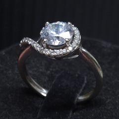 9ct White Gold Dublin Hallmarked Halo Ring Size 54