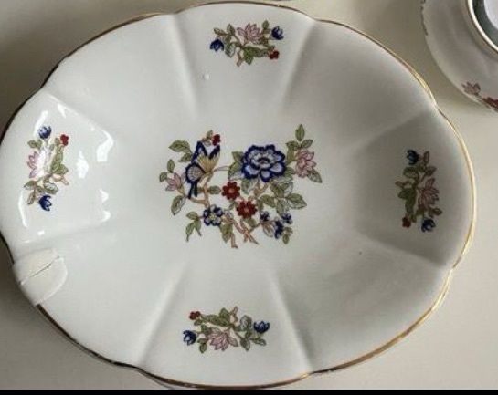 Bargain collection of Five pretty Royal Tara Harmony pattern