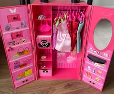 Barbie wardrobe with accessories