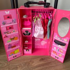 Barbie wardrobe with accessories