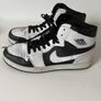 Nike Trainers Image 2