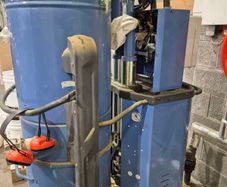 Industrial vacuum unit