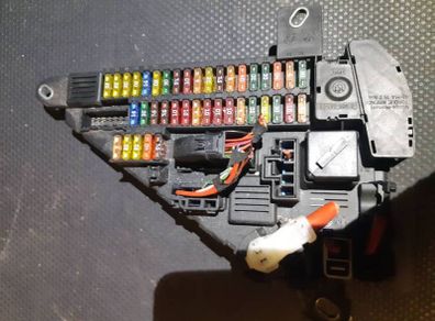 Bmw 5  Series E60 Rear Fuse Box With Fuses 6906619