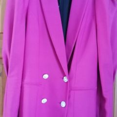 blazer  longer length size 14 riverisland. Very tiny pull hardly notice  hence the price