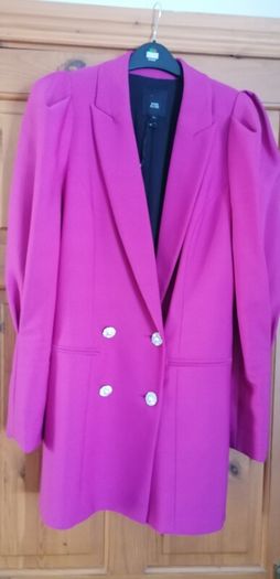 blazer  longer length size 14 riverisland. Very tiny pull hardly notice  hence the price