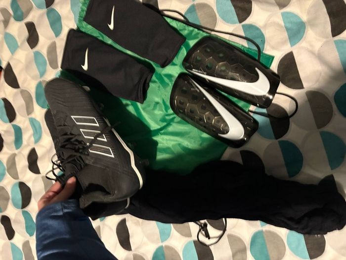 Adidas football boots, Nike shin guards, socks and bag size 9 like new