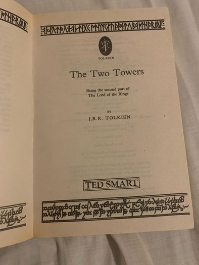 (1990's) Paperback Lord of the rings trilogy & the hobbit book lot