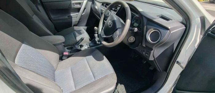 Toyota Auris 2014 two seater