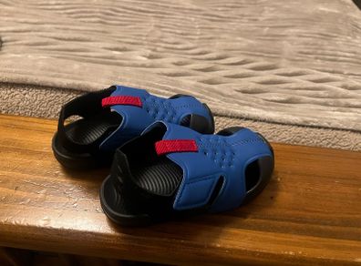 Boys sandals