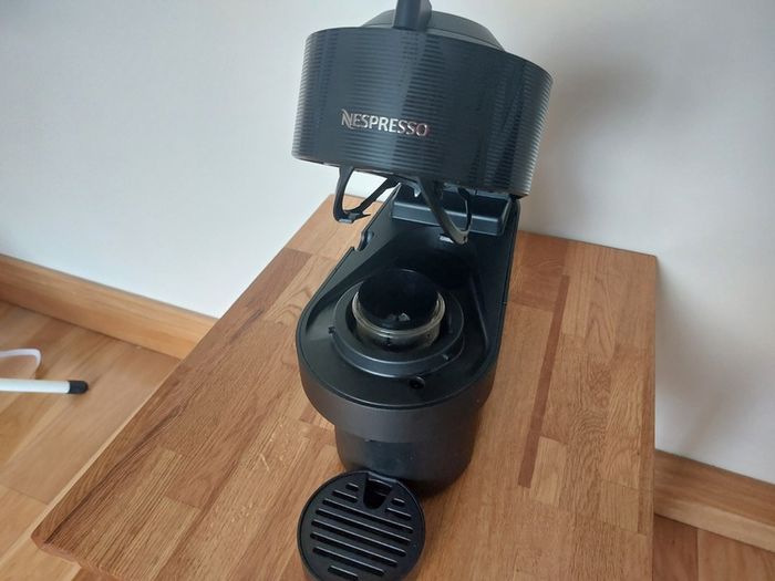 Nespresso Vertuo Pop with box
