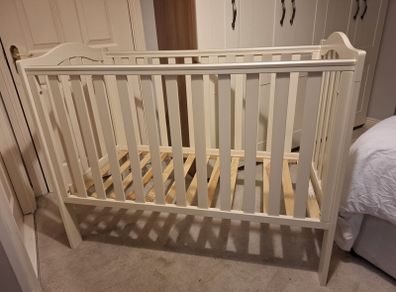 Baby elegance cot