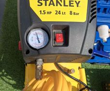 compressor spray gun new 2 tac guns boxes of staples and tacks. 1 dust gun