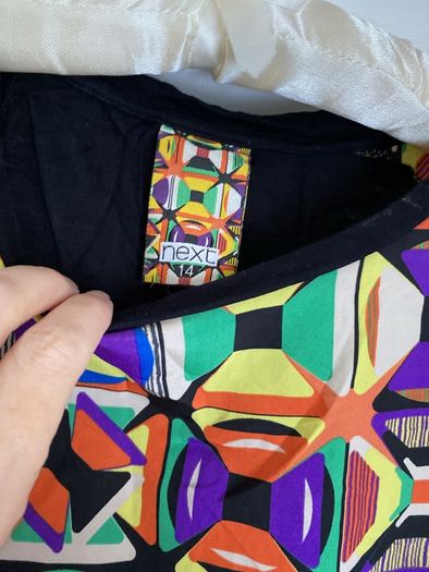 Next Retro top