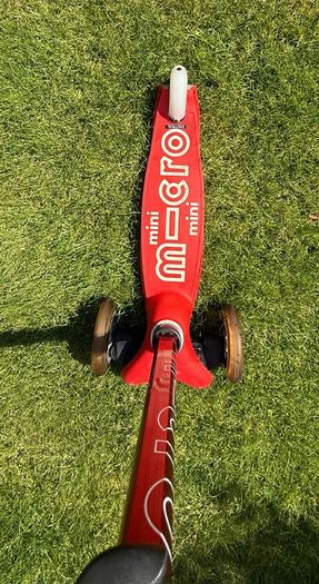 Red Micro mini scooter