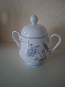 Noritake for Capital Ireland Porcelain Spring Breeze   Lidded Pot