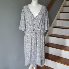CurveWow polka dot dress, Size 26-28, BNWT