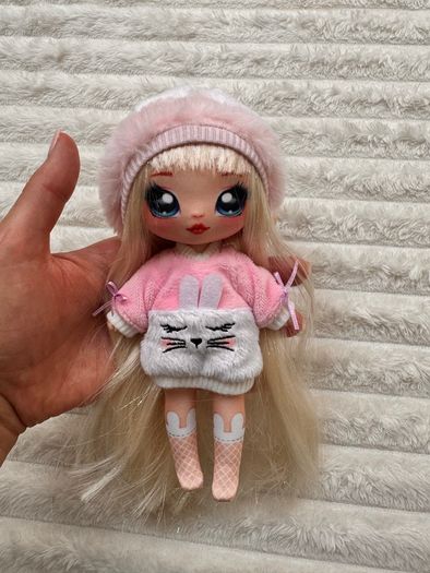 Na! Na! Na! Surprise Doll Aubrey Heart with Bunny Sweater Used Please see photos